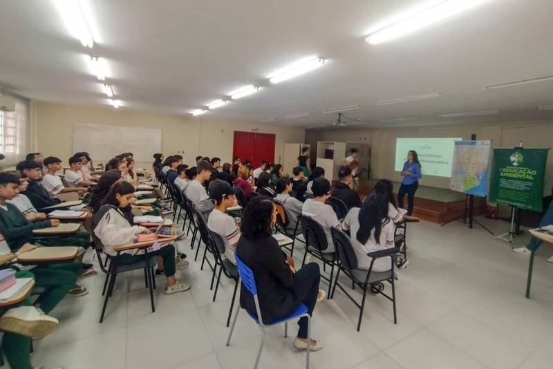 Câmara técnica do Comitê Tubarão e Complexo Lagunar realizam palestra em escola — foto 1