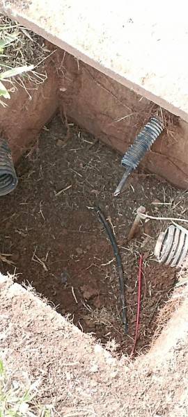 Homem é flagrado tentando cortar fios de bueiros em Criciúma — foto 1