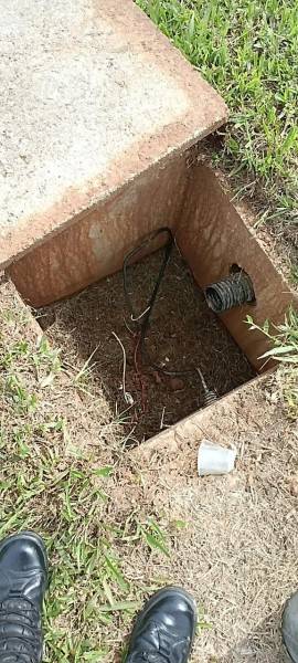 Homem é flagrado tentando cortar fios de bueiros em Criciúma — foto 3