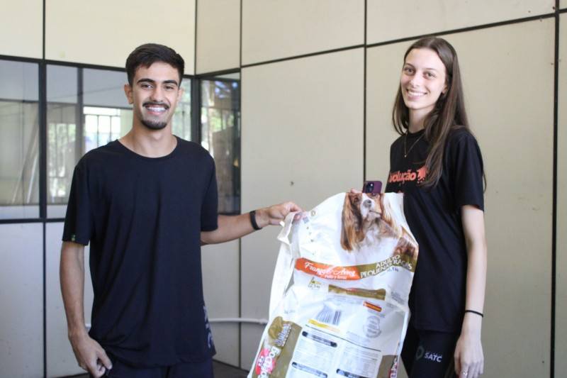 Alunos do Colégio Satc transformam sacos de ração em soluções sustentáveis — foto 2