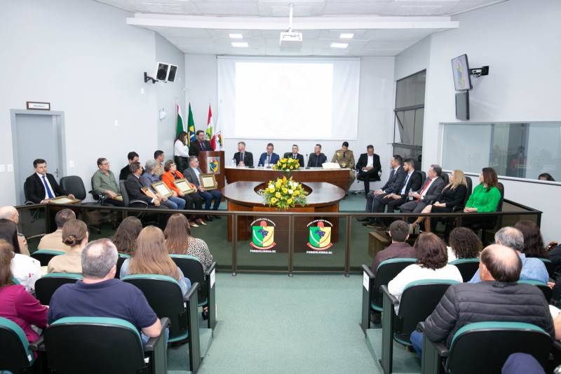 Forquilhinha completa 35 anos com Sessão Especial na Câmara de Vereadores — foto 10