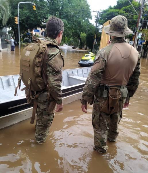 PRF de SC realiza cerca de 100 resgates no Rio Grande do Sul — foto 1