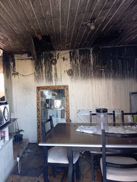 Sombrio: apartamento e depósito de materiais são atingidos por incêndio — foto 1