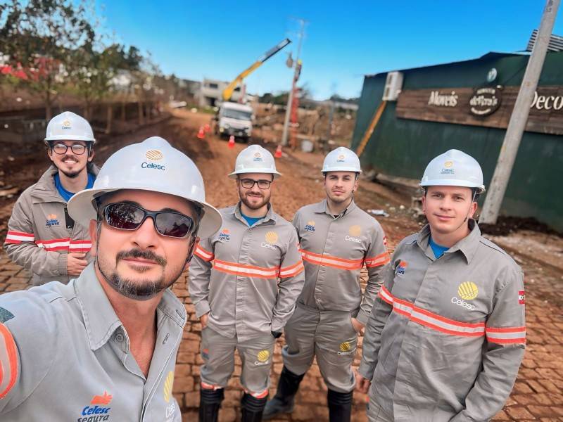 Força-tarefa da Celesc já restabeleceu fornecimento de energia em cerca de 30 localidades no RS — foto 2