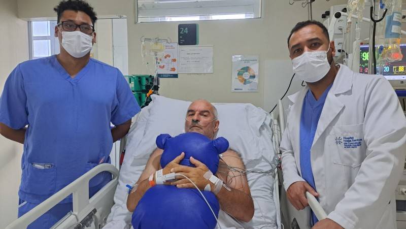 Com almofadas em forma de urso, pacientes cardíacos recebem cuidado humanizado no HNSC — foto 1