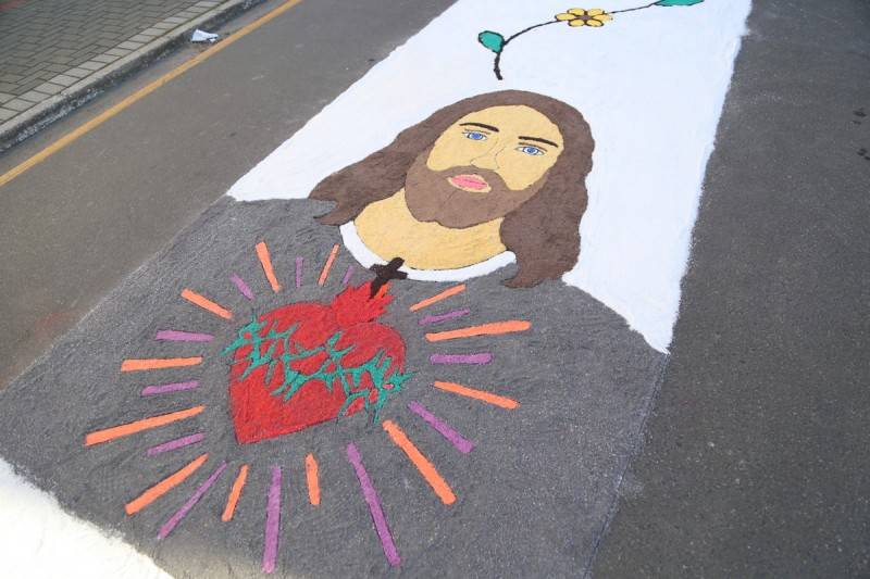 Celebração de Corpus Christi reúne milhares de pessoas em Criciúma — foto 2