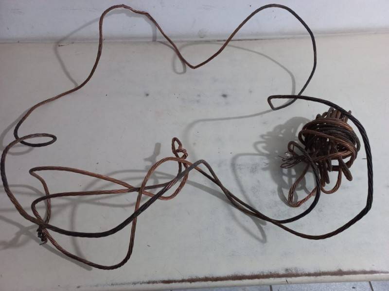 Ladrão de fios é preso em flagrante em Araranguá; ele confessou que trocaria o cobre por droga — foto 1