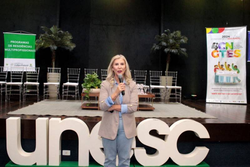 Reitora da Unesc abre etapa da Conferência de Gestão do Trabalho e da Educação na Saúde — foto 1