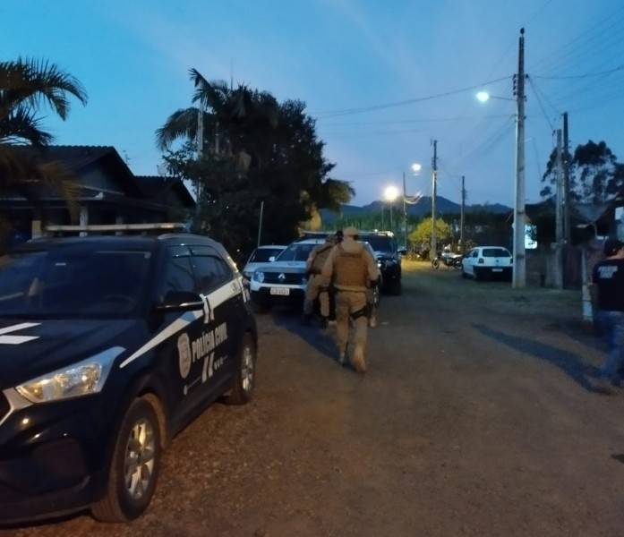 Trio suspeito de roubar, espancar e enterrar homem ainda vivo é preso em Praia Grande — foto 2