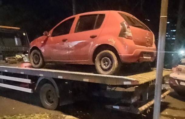 Motorista de aplicativo é amordaçado e tem carro roubado após corrida em Criciúma — foto 1