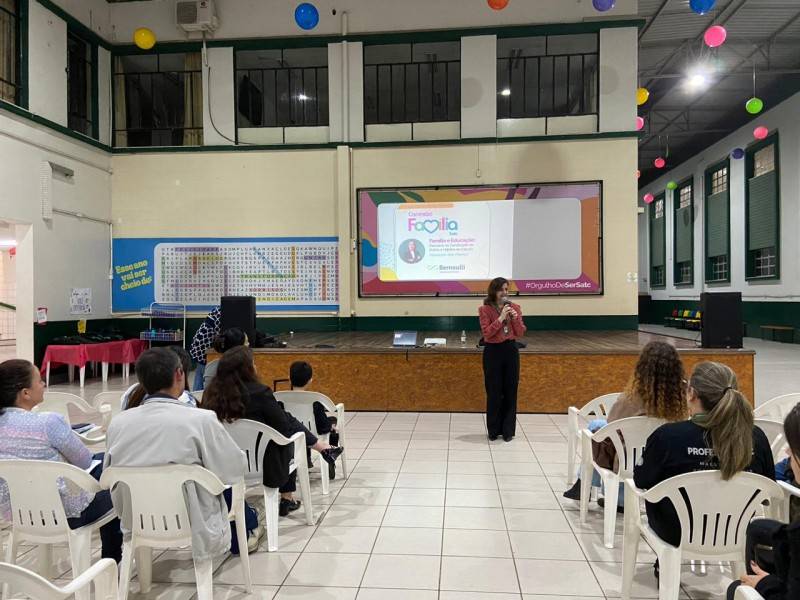 Colégio Satc promove espaço de orientação com projeto ‘Conexão Família’ — foto 1