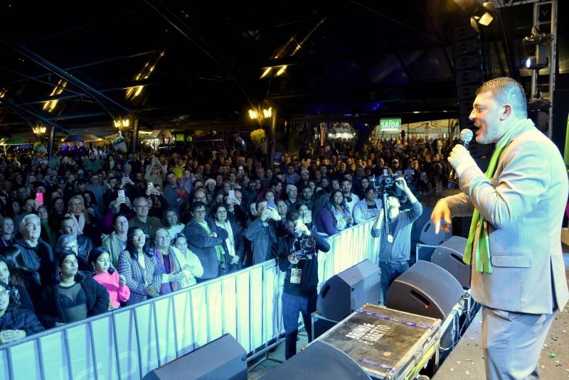 Com público de 12 mil pessoas, Siderópolis inicia programação da Festa do Colono — foto 7