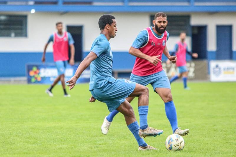 Cruz comanda treino do Caravaggio no estádio da Montanha — foto 2