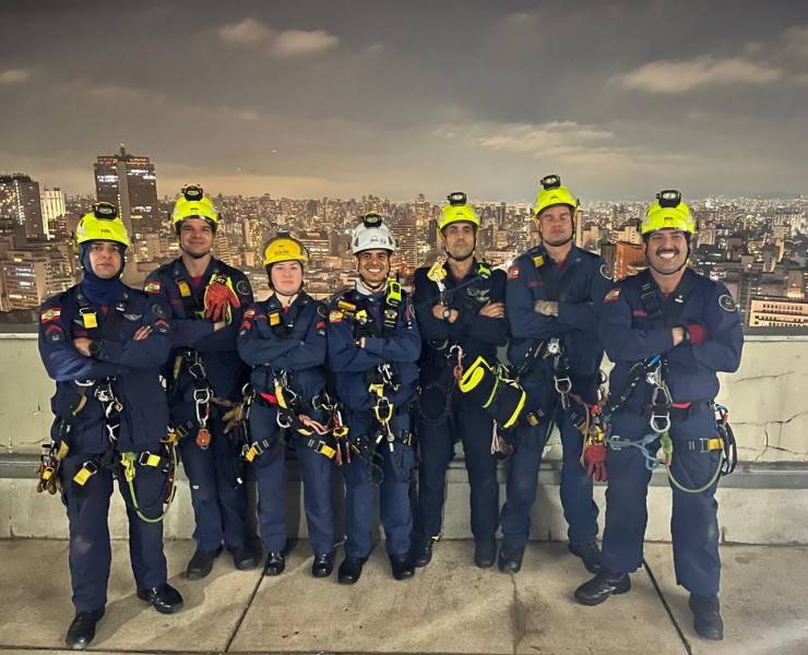 Equipe do Corpo de Bombeiros Militar de SC vence competição internacional de salvamento em altura — foto 1