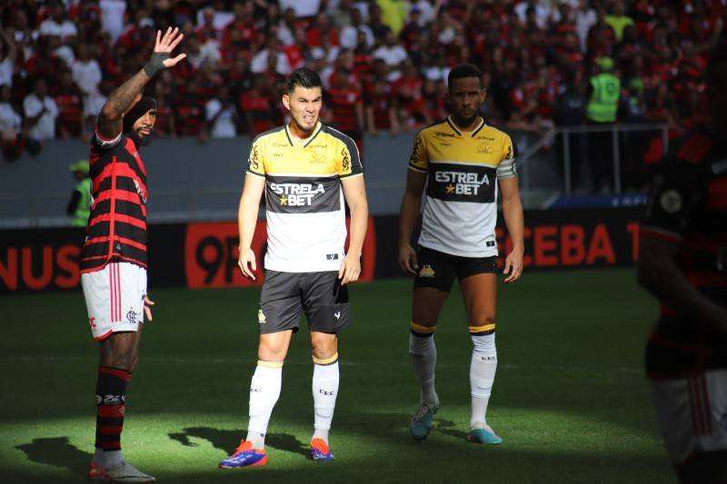Criciúma sofre nova virada: Flamengo venceu por 2 a 1 no Mané Garrincha — foto 2