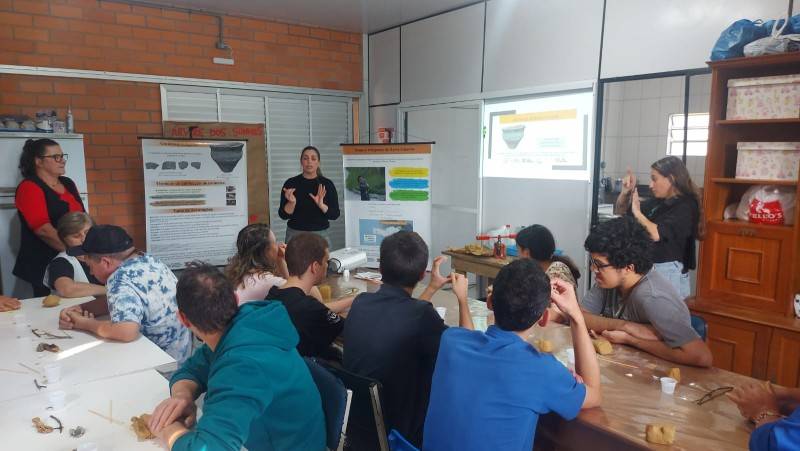 Oficina de cerâmica indígena na Apae de Cocal do Sul promove inclusão e resgate cultural — foto 8