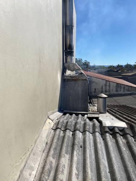 Superaquecimento em churrasqueira provoca princípio de incêndio em restaurante de Passo de Torres — foto 2