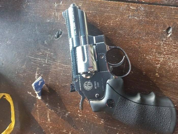 Casal é preso em Treze de Maio com cocaína, armas e R$ 18 mil em espécie — foto 2