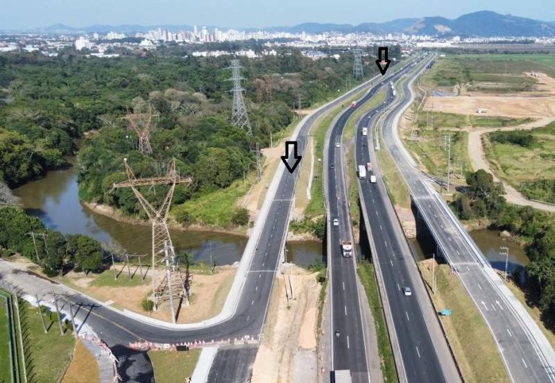 Obras bloqueiam temporariamente via marginal na BR-101 em Capivari de Baixo — foto 1