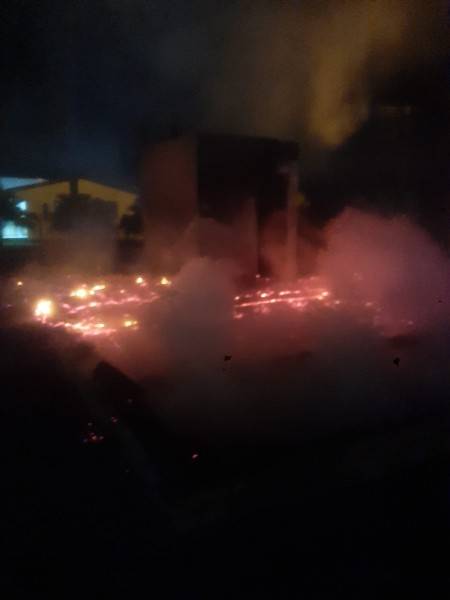 Residência desocupada é atingida por incêndio em São João do Sul — foto 1
