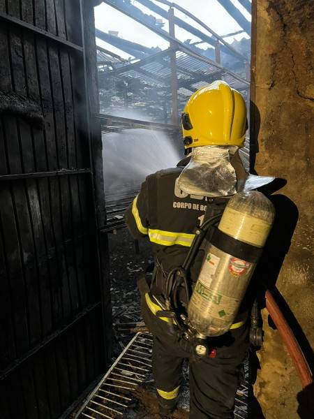 Estufa de fumo pega fogo em Timbé do Sul — foto 1