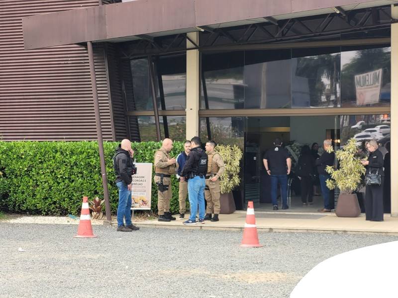 Corpo de policial morto a tiros em Criciúma é velado em Içara — foto 3