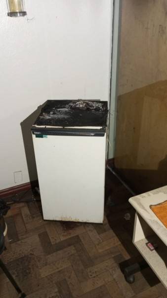 Bombeiros combatem princípio de incêndio na Prefeitura de Turvo — foto 2