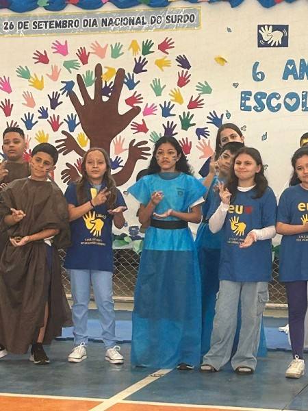 Dia do Azul: celebrando as lutas e conquistas da comunidade surda em Criciúma — foto 1