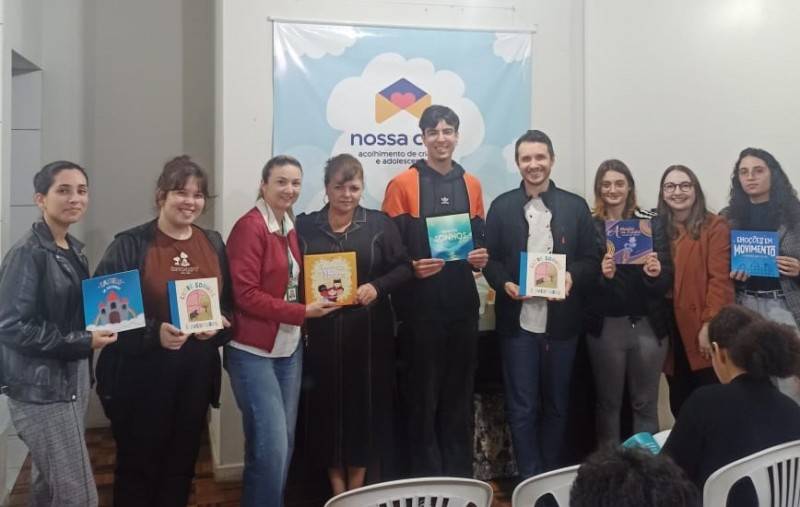 Acadêmicos de Design da UniSatc ilustram livros para crianças da Nossa Casa — foto 1