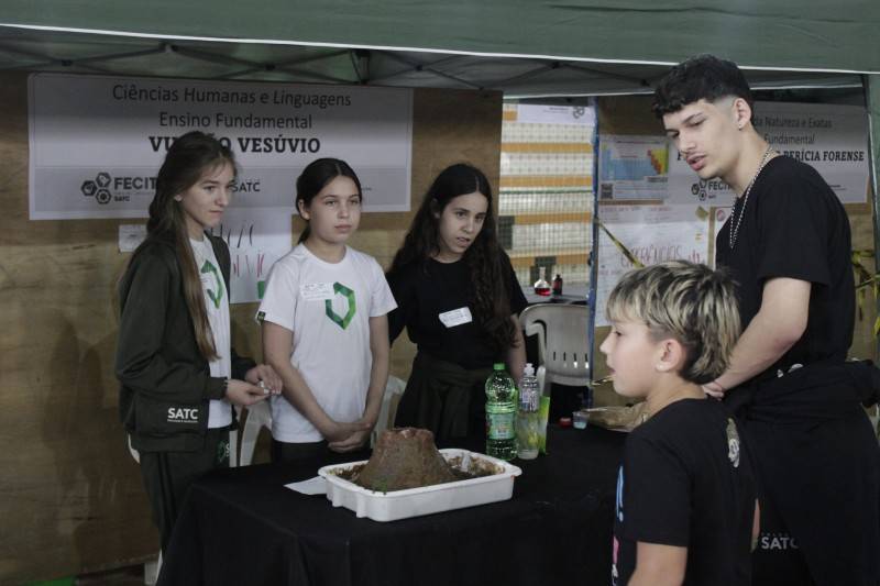 Fecitec do Colégio Satc de Turvo incentiva criatividade e pesquisa entre estudantes — foto 2