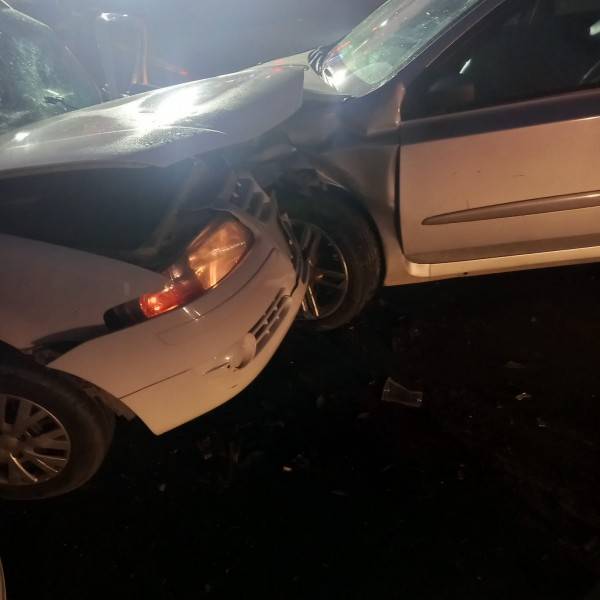 Colisão entre carros deixa duas mulheres feridas em Içara — foto 1