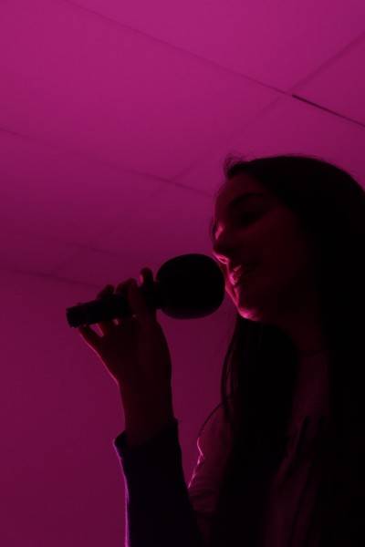 Entre acordes e aulas, Vitória Daitx transforma paixão em música — foto 2
