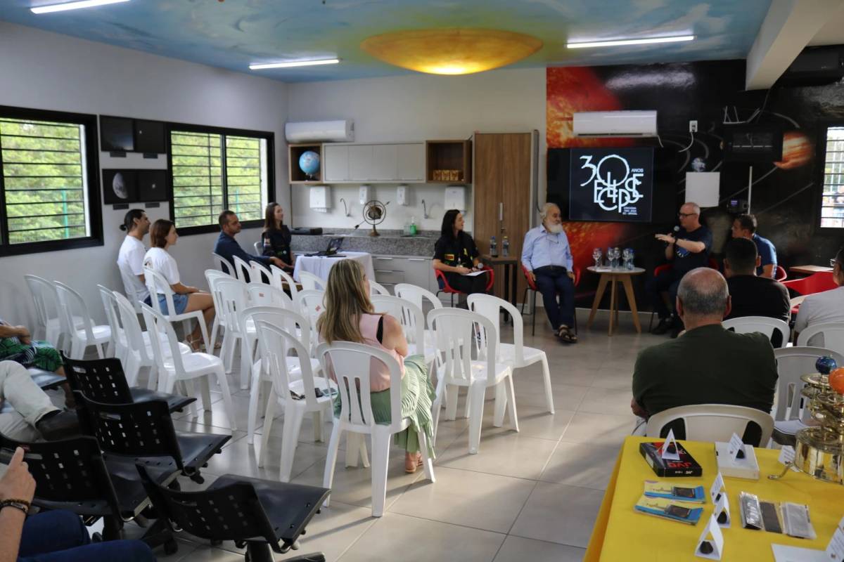 Celebração de 30 anos do último eclipse solar total visto no Brasil movimenta Parque Astronômico de Criciúma — foto 2