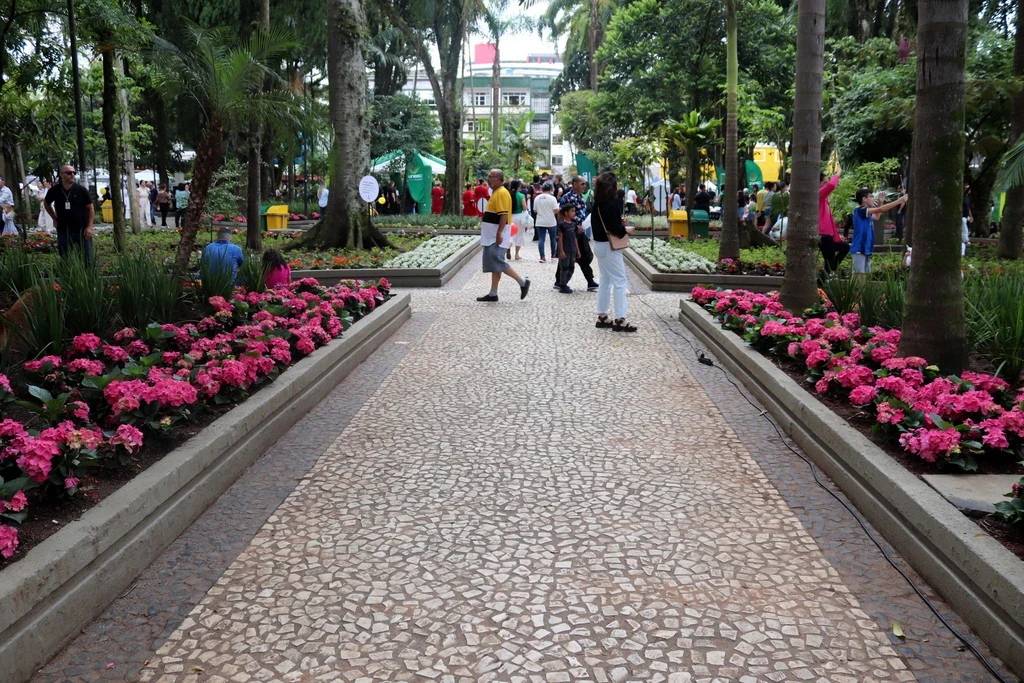Unesc dá nova cara para a Praça Nereu Ramos e celebra momento com a comunidade — foto 1