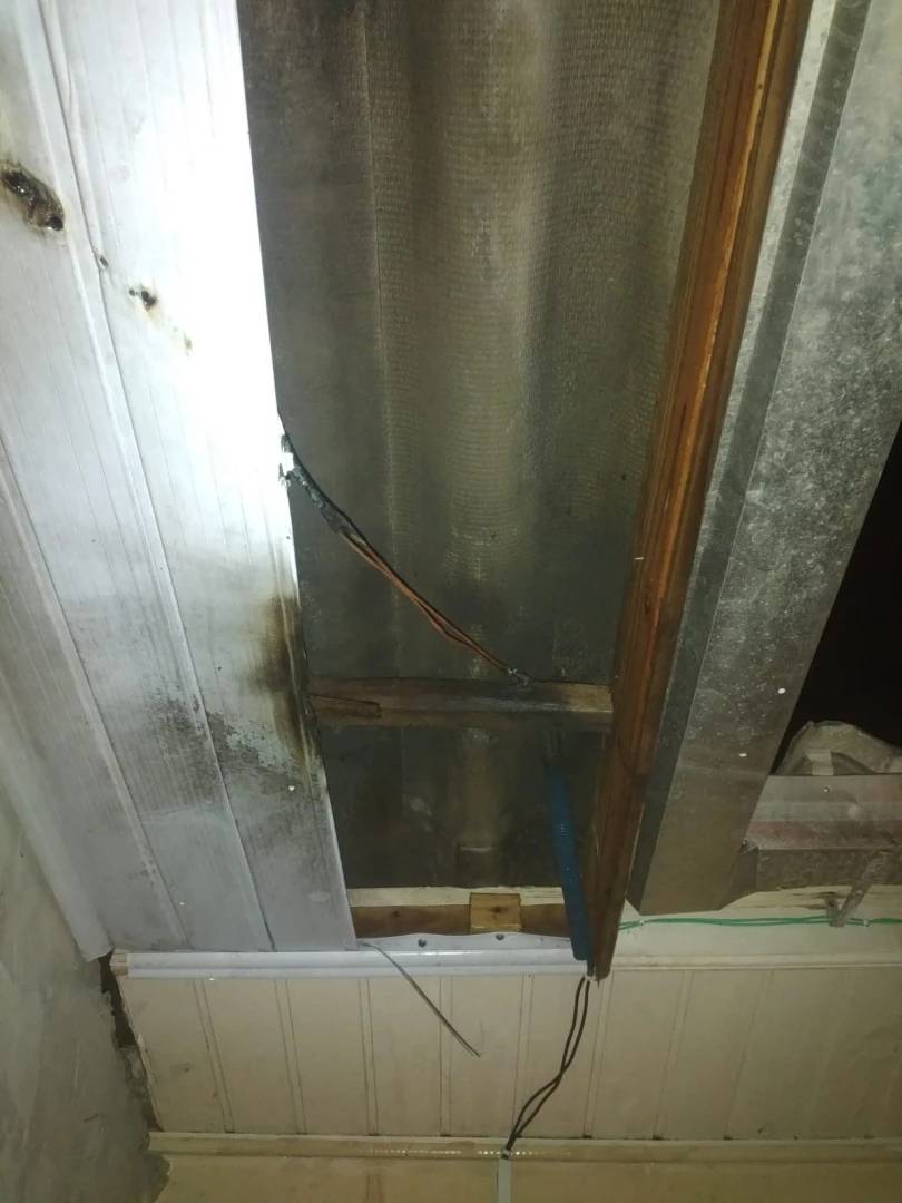 Fiação elétrica causa princípio de incêndio em residência de Araranguá — foto 2