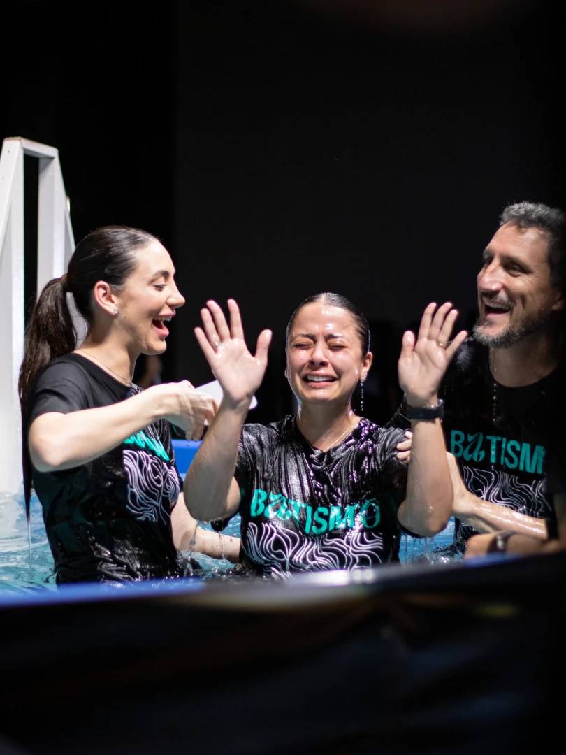 Abba Pai Church celebra a fé com Batismo de 520 pessoas — foto 1