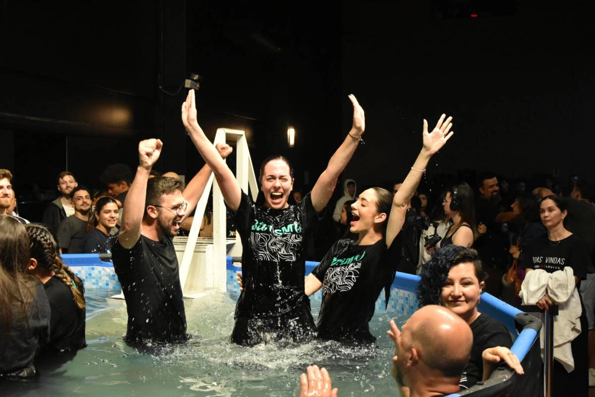 Abba Pai Church celebra a fé com Batismo de 520 pessoas — foto 2