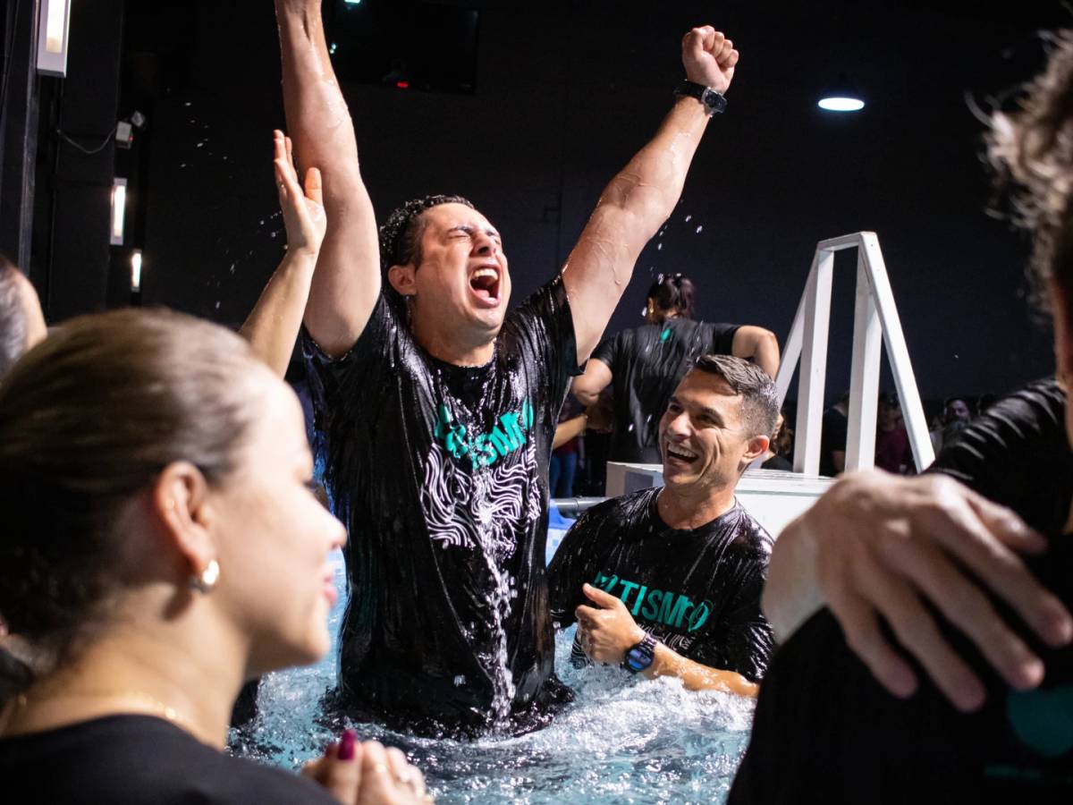 Abba Pai Church celebra a fé com Batismo de 520 pessoas — foto 4