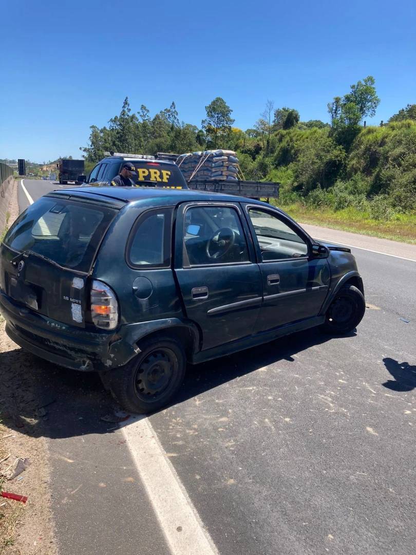 Motorista e passageiro ficam feridos em acidente na BR-101 — foto 2