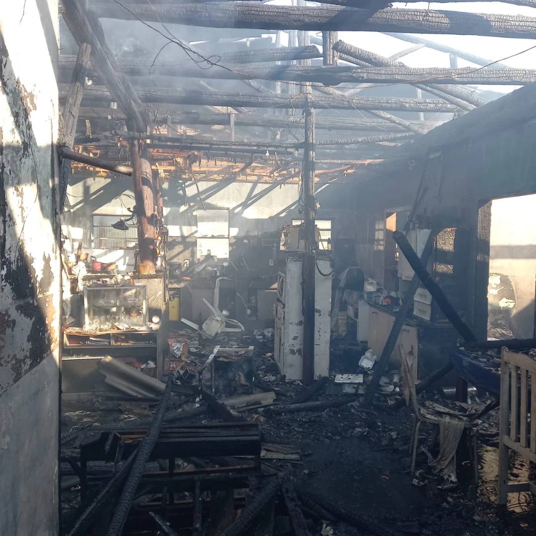Residência é atingida por dois incêndios em Balneário Rincão — foto 2