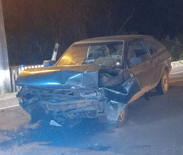 Colisão frontal deixa duas pessoas feridas na rodovia Genésio Mazon — foto 1