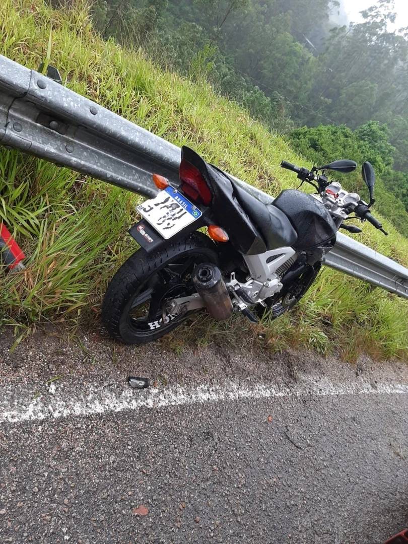 Motociclista fica ferido após sofrer queda em Treze de Maio — foto 1
