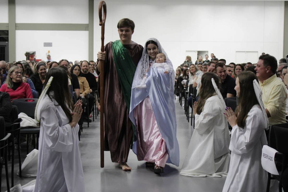 Show de Natal traz emoção para famílias do Colégio Satc Turvo — foto 1
