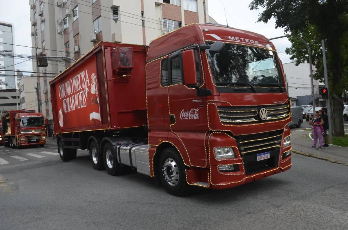 Caravana de Natal Coca-Cola passa por Tubarão — foto 6