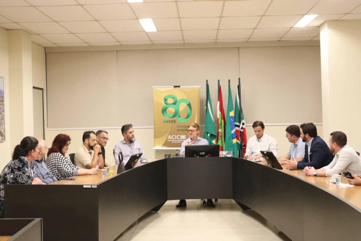 Coordenadores de núcleos empresariais são homenageados pela Acic — foto 1
