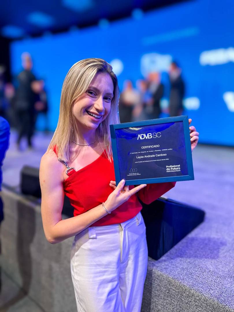 Graduanda da UniSatc conquista prêmio estadual com TCC sobre etarismo no mercado publicitário — foto 1