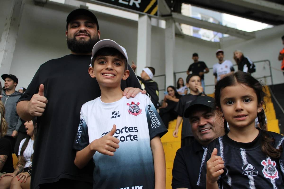 Torcida corinthiana comparece em peso no HH e celebra vitória contra o Criciúma — foto 32