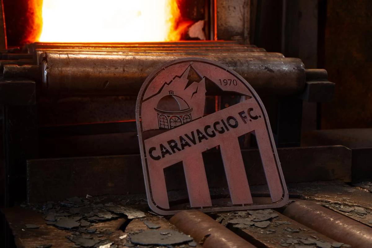 Montanha, santuário e fé: Caravaggio apresenta novo escudo — foto 1