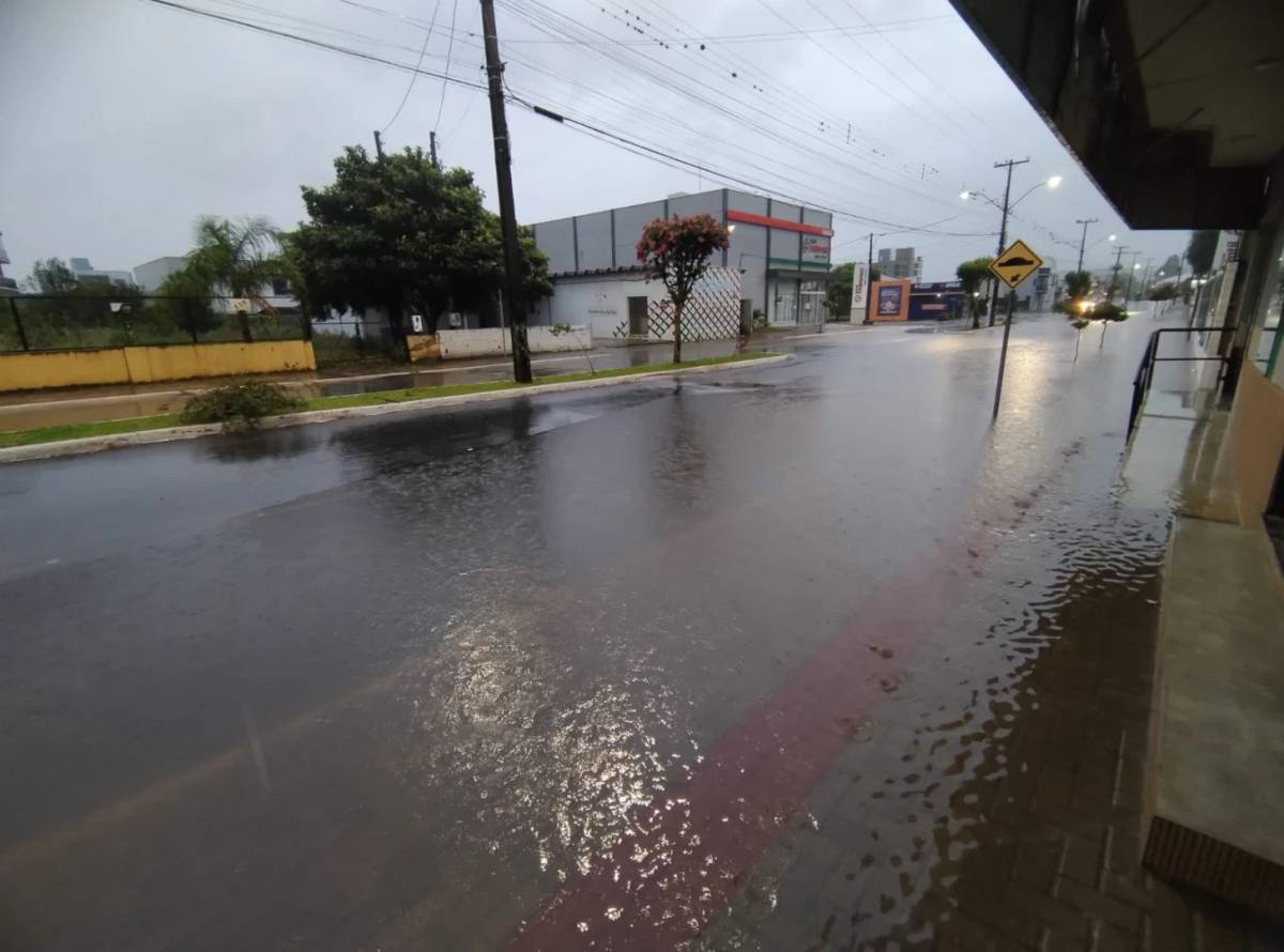 Chuva intensa provoca alagamentos e inundações em Santa Catarina — foto 2