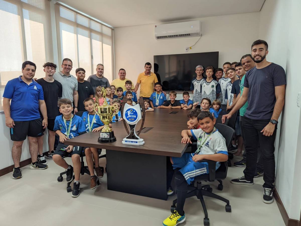 Escolinha de Futsal fumacense celebra conquistas em 2024 — foto 1